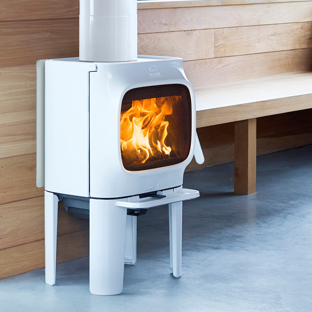 An image of Jotul F105 Wood Burning Stove with Long Legs - White Enamel - With Heat Shield